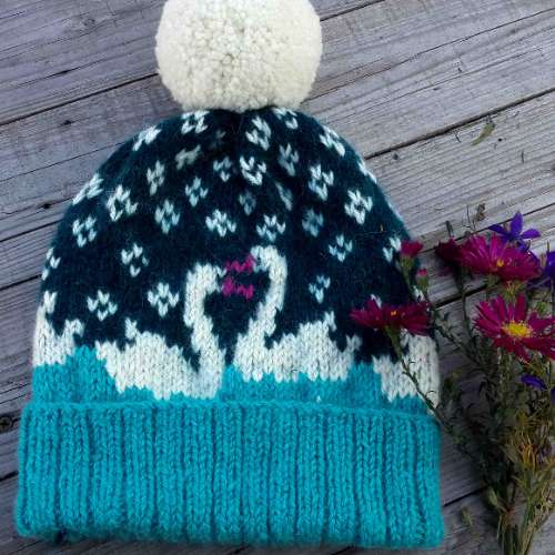 Swans At The Pond Hat Knitting Pattern [English]