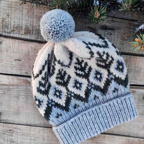 Pine Tree Hat Knitting Pattern [English]